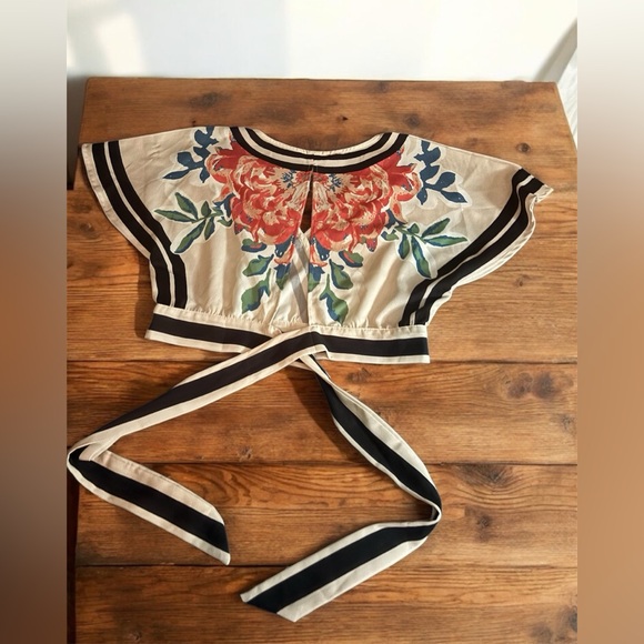 Floral Wrap Crop Top - Picture 2 of 3